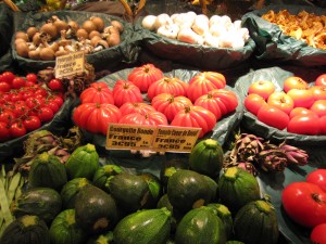 3-9フランス　パリ　スーパーの果物・野菜